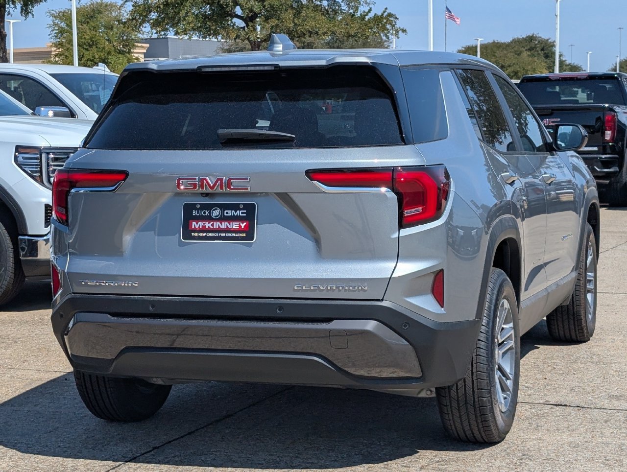 New 2027 GMC Terrain Elevation w/ LPO, Floor Liner Package FWD image 4