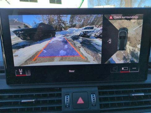 Used 2024 Audi Q5 e Premium Plus image 26