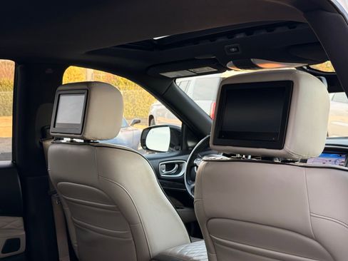 Used 2019 INFINITI QX60 Luxe w/ Limited Package image 6