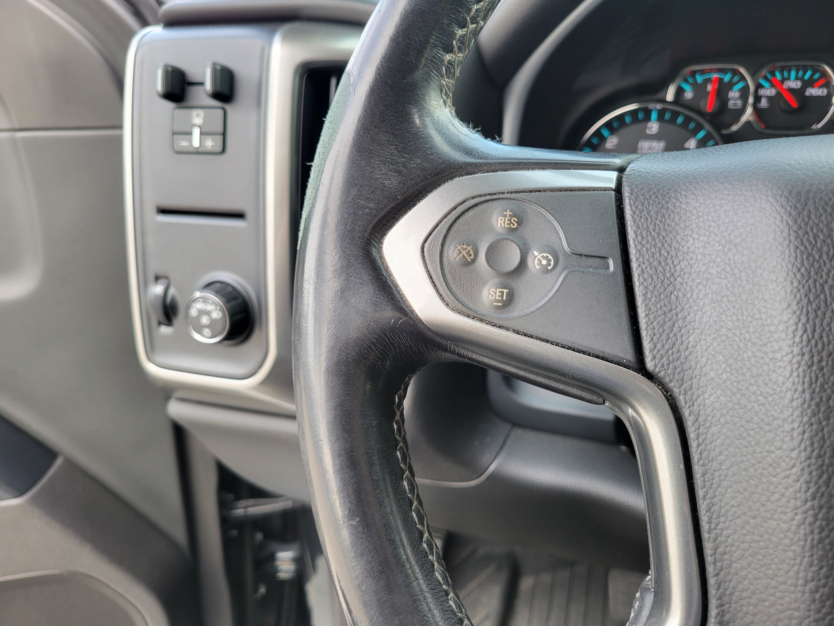Used 2018 Chevrolet Silverado 1500 LT w/ All Star Edition RWD image 23