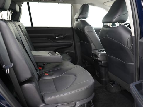 Used 2025 Toyota Grand Highlander AWD Hybrid image 15