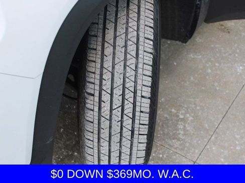 Used 2021 GMC Acadia SLE w/ Driver Convenience Package image 11