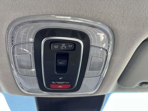 Used 2023 Hyundai Elantra Limited image 32