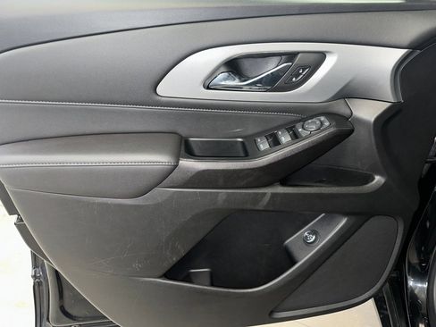 Certified 2023 Chevrolet Traverse LT image 4