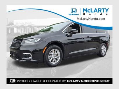 Used 2022 Chrysler Pacifica Touring-L