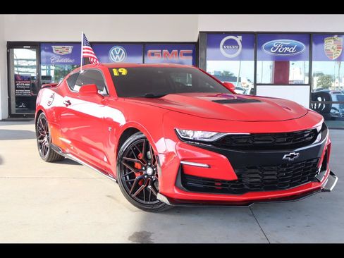 Used 2019 Chevrolet Camaro SS RWD image 1