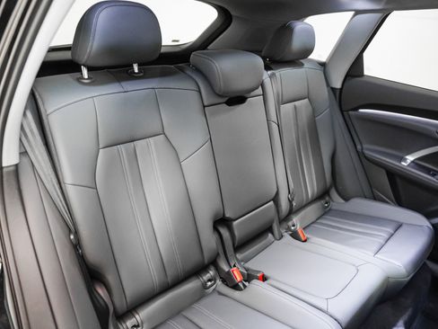 Certified 2025 Audi Q5 Premium w/ Convenience Package image 11