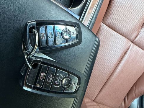 Used 2020 Lincoln Continental Reserve AWD/4WD image 36
