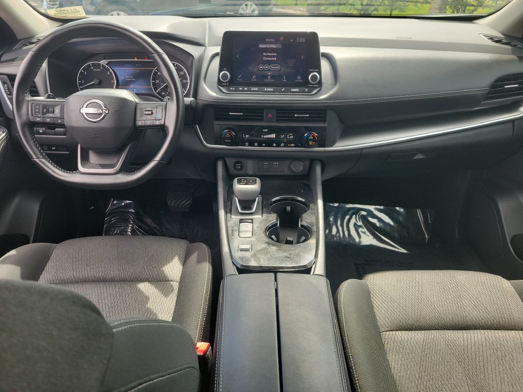 Certified 2025 Nissan Rogue SV FWD image 11