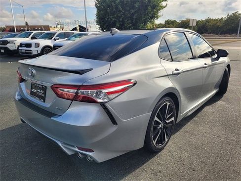 Used 2020 Toyota Camry XSE image 4