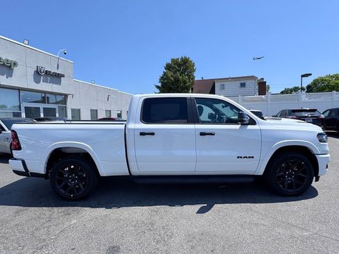 New 2026 RAM 1500 Laramie AWD/4WD image 9
