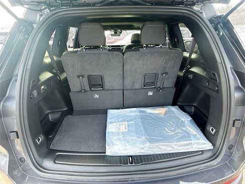 New 2025 Jeep Grand Cherokee L Laredo image 28