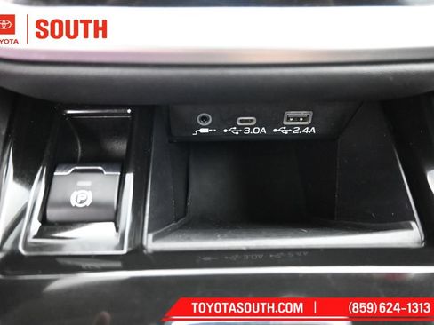 Used 2024 Subaru Outback Limited AWD/4WD image 19