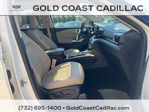 Used 2022 Ford Explorer XLT w/ Equipment Group 202A image 7