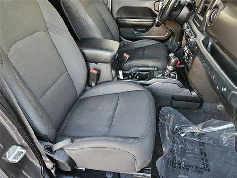Used 2018 Jeep Wrangler Unlimited Sport S image 20