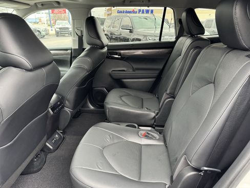 Used 2021 Toyota Highlander Limited image 37