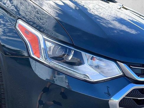 Used 2020 Chevrolet Traverse LT image 28