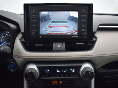 Used 2021 Toyota RAV4 XLE image 15