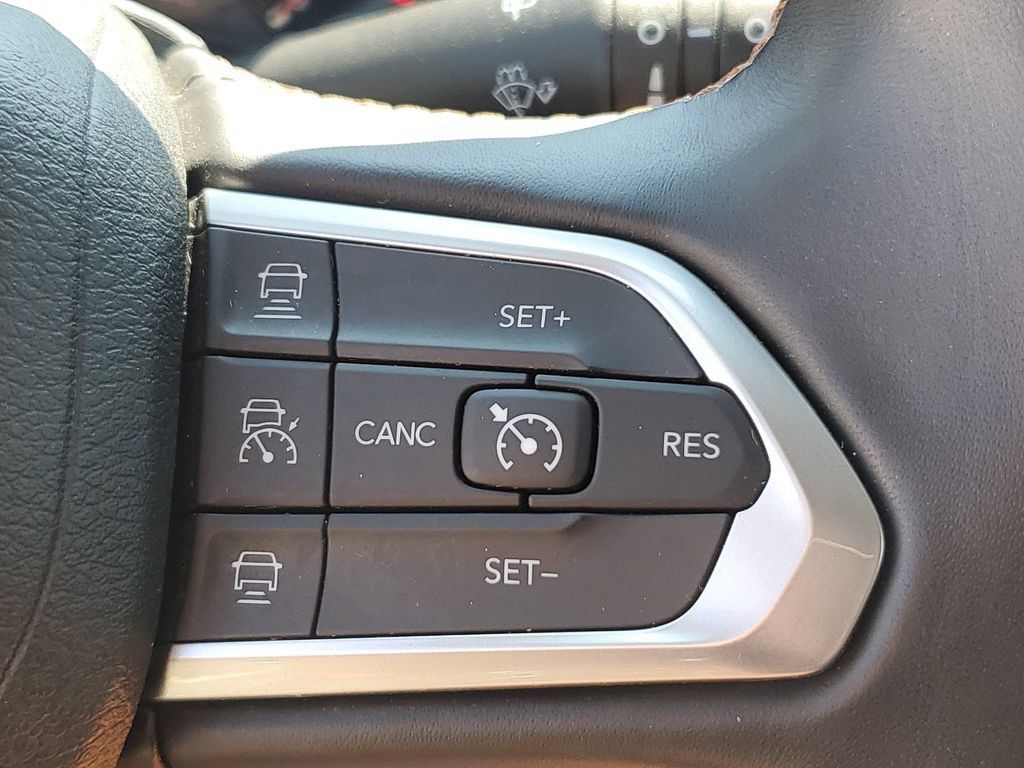 Used 2022 Jeep Compass Limited AWD/4WD image 13