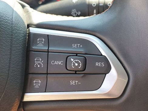 Used 2022 Jeep Compass Limited AWD/4WD image 13