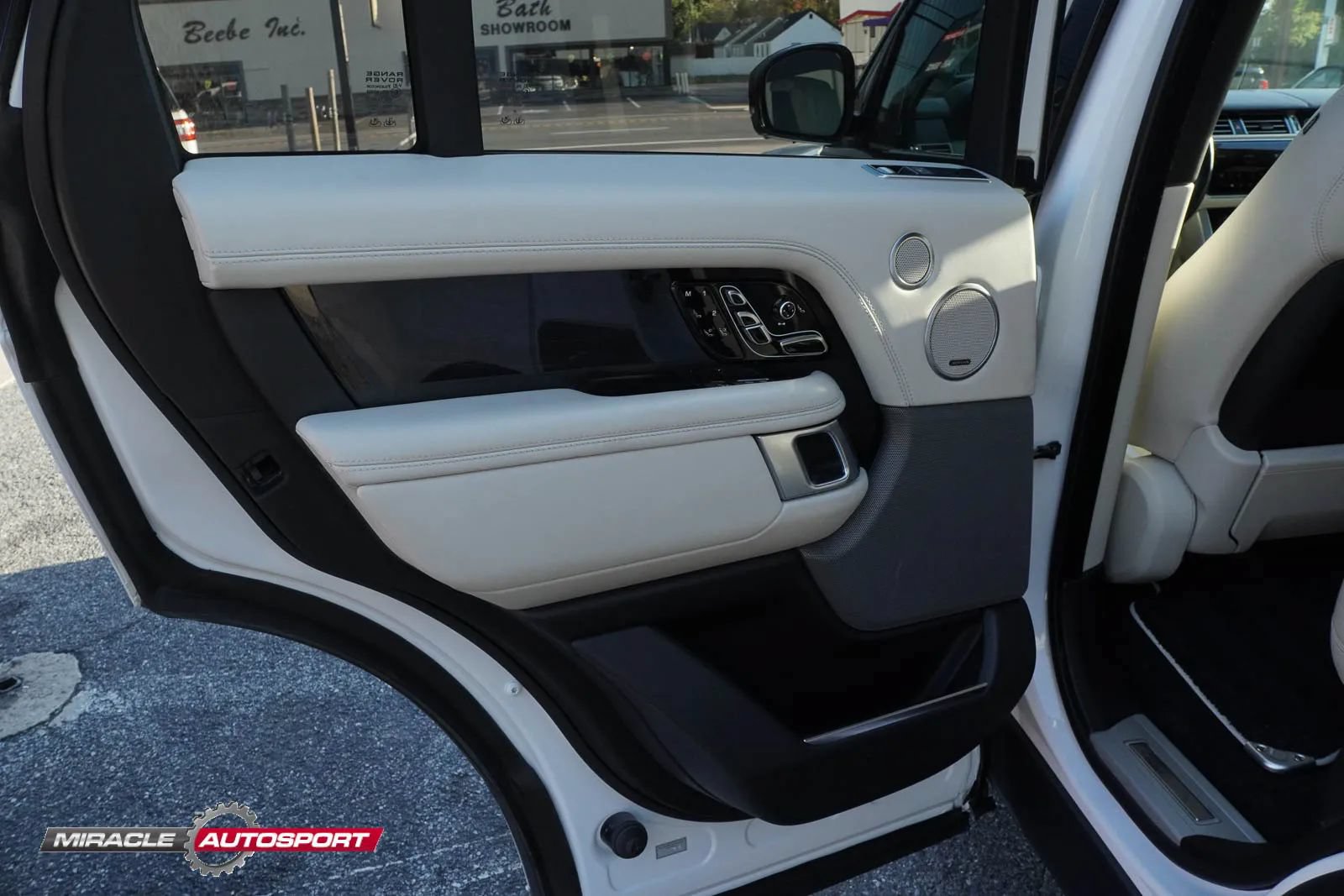 Used 2021 Land Rover Range Rover Autobiography AWD/4WD image 22