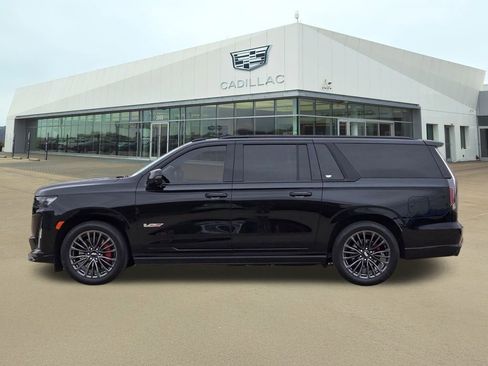 Certified 2024 Cadillac Escalade ESV V w/ LPO, ONYX Package image 3