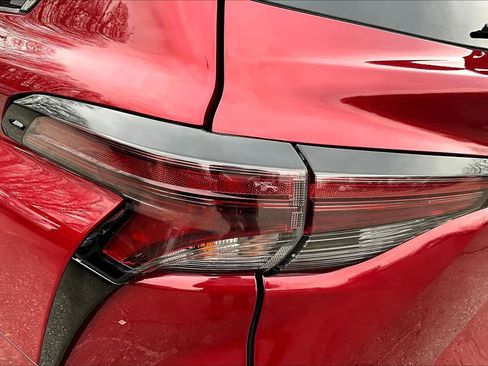 Certified 2024 Toyota Sienna XLE w/ XLE Plus Package AWD/4WD image 27