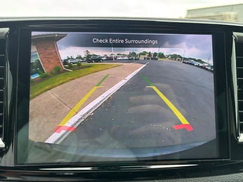 Used 2023 Chrysler Pacifica Touring-L w/ S Appearance Package FWD image 23