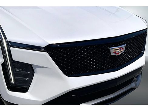 Used 2025 Cadillac XT4 Sport AWD/4WD image 33