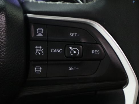 Used 2024 Jeep Grand Cherokee L Laredo AWD/4WD image 31