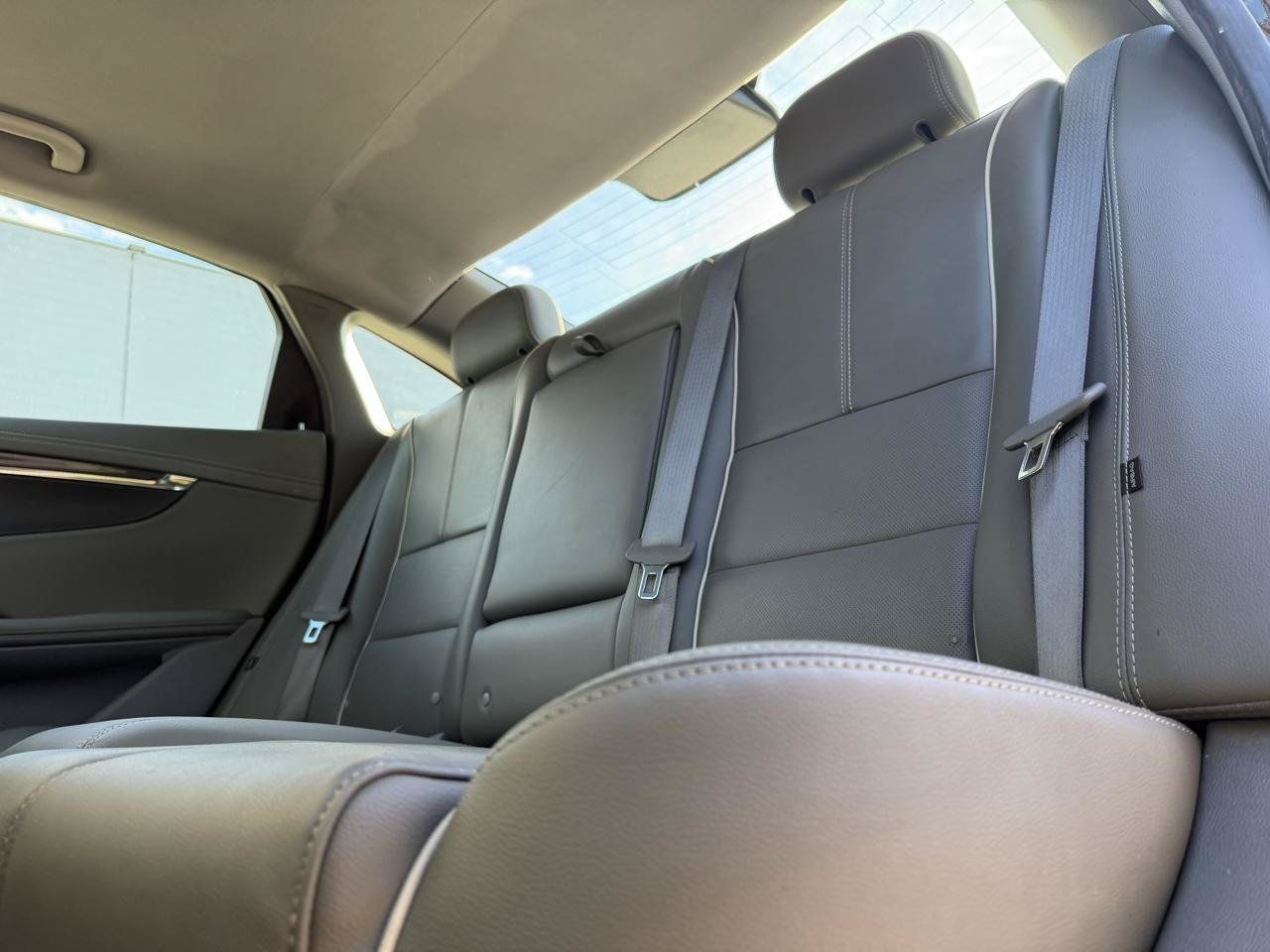 Used 2015 Chevrolet Impala LTZ FWD image 9