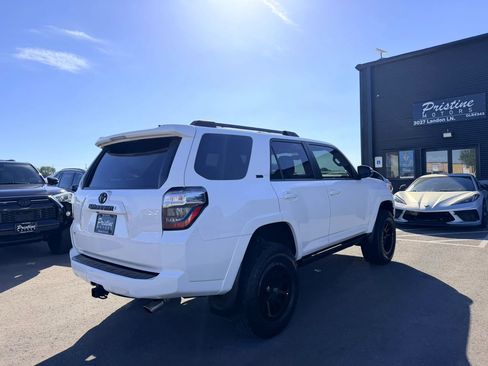 Used 2018 Toyota 4Runner SR5 Premium AWD/4WD image 4