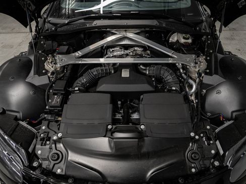 Used 2023 Aston Martin V8 Vantage Coupe RWD image 11