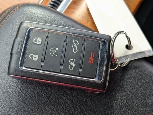 Used 2022 Jeep Grand Wagoneer Series III AWD/4WD image 30