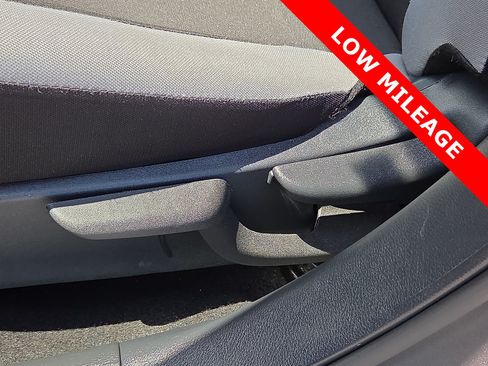Used 2025 Nissan Versa S w/ Trunk Package FWD image 14
