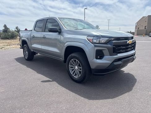 Used 2023 Chevrolet Colorado LT w/ LT Convenience Package II RWD image 2
