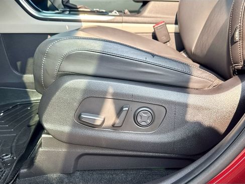 Certified 2023 Kia Carnival SX FWD image 22