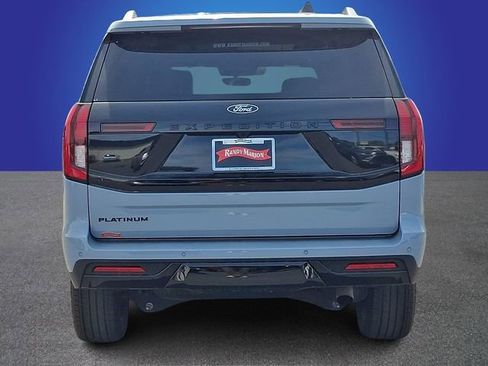 Used 2025 Ford Expedition Platinum w/ Stealth Appearance Package image 5