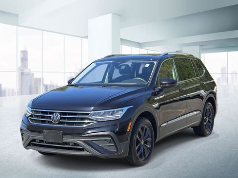Used 2024 Volkswagen Tiguan SE w/ Panoramic Sunroof Package AWD/4WD image 1