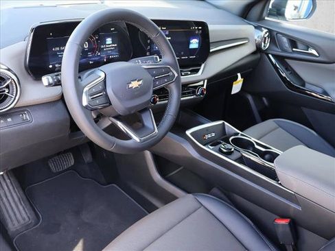 New 2026 Chevrolet Equinox LT w/ Convenience Package II FWD image 3