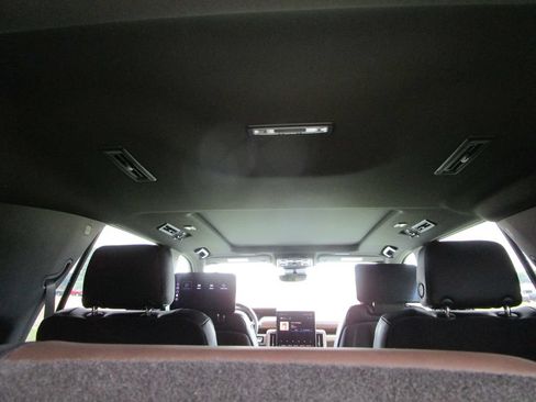 New 2026 GMC Yukon Denali Ultimate AWD/4WD image 13