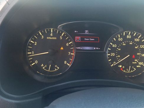 Used 2016 Nissan Pathfinder SV FWD image 23