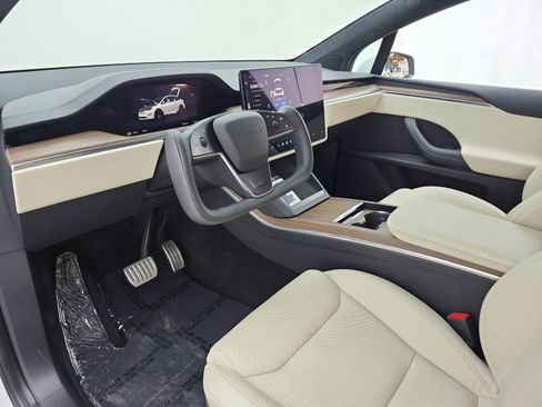 Used 2023 Tesla Model X AWD/4WD image 12