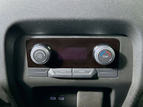 Used 2025 GMC Acadia Elevation image 26