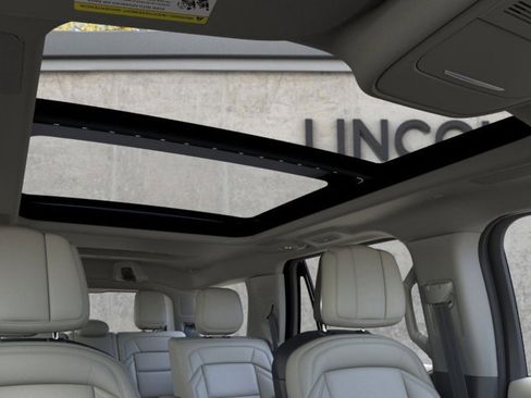 New 2025 Lincoln Navigator Reserve image 22