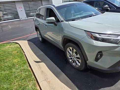 Used 2022 Toyota RAV4 XLE Premium AWD/4WD image 4