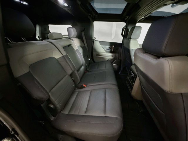 Used 2025 GMC Hummer EV 3X AWD/4WD image 28