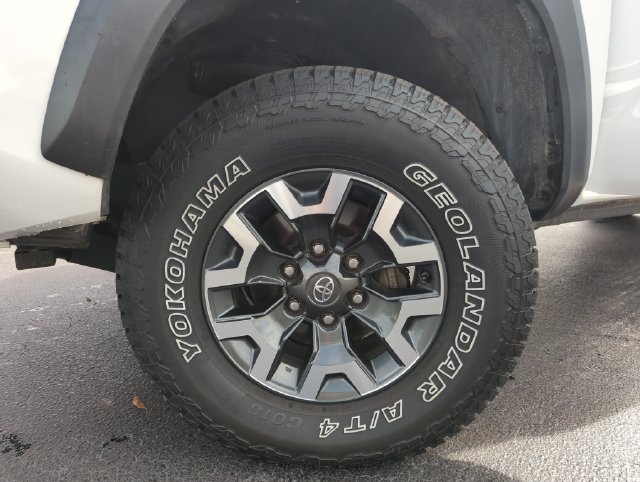 Used 2019 Toyota Tacoma TRD Off-Road AWD/4WD image 46