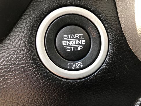 Used 2024 RAM 2500 Laramie AWD/4WD image 36