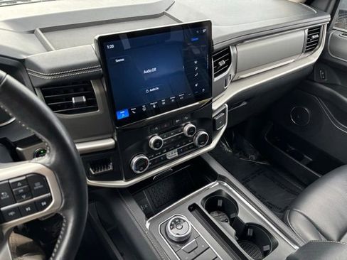 Used 2024 Ford Expedition XLT image 35
